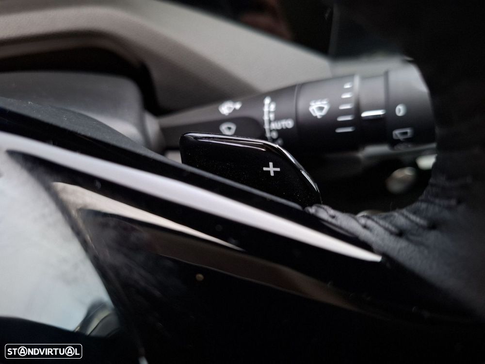 Peugeot 308 1.2 Hybrid Style e-DCS6 - 18