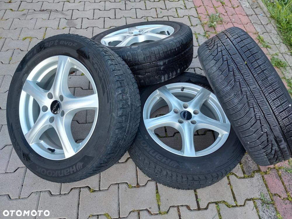 Hyundai Tucson 2.0 CRDI BlueDrive Style 2WD - 23