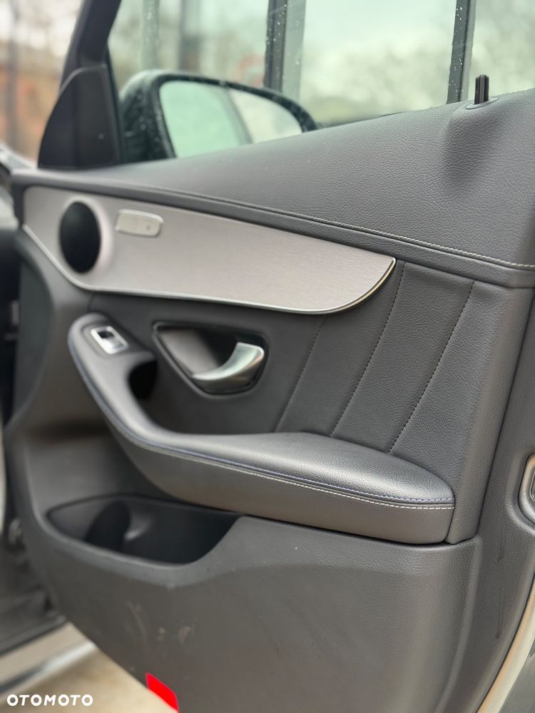 Mercedes-Benz Klasa C 220 d 4Matic 9G-TRONIC Edition AMG Line - 22