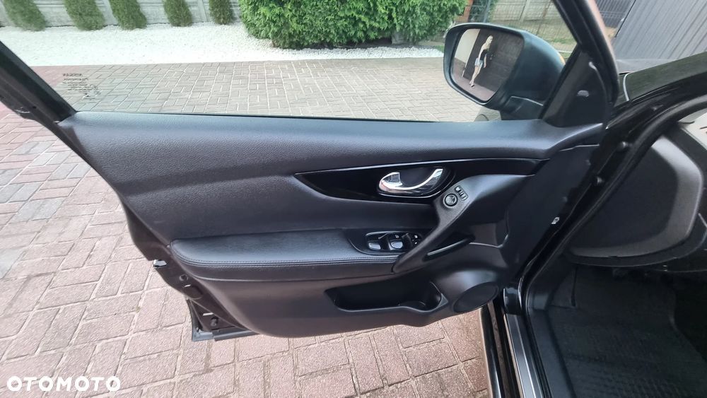 Nissan Qashqai 1.6 dCi DPF tekna - 14