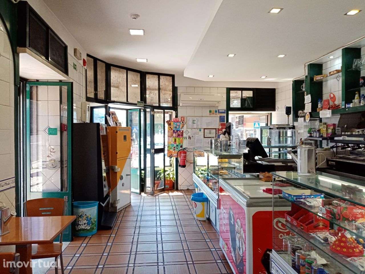 Loja/ Pastelaria para trespasse - Grande imagem: 2/23