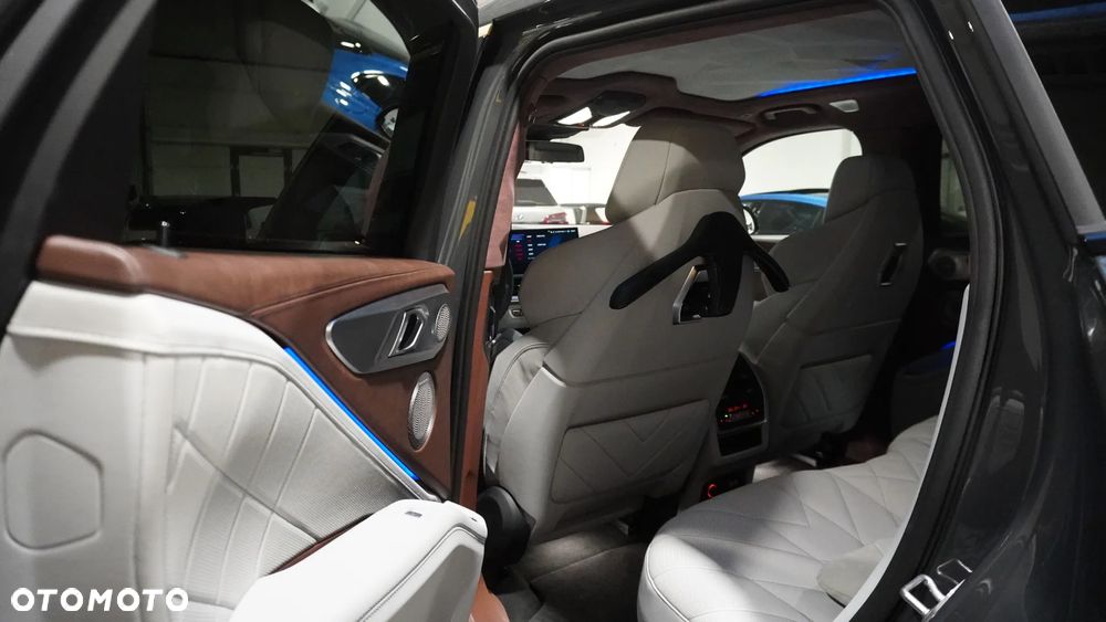BMW XM - 10