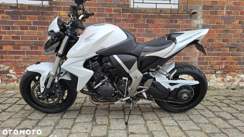 Honda CB - 1