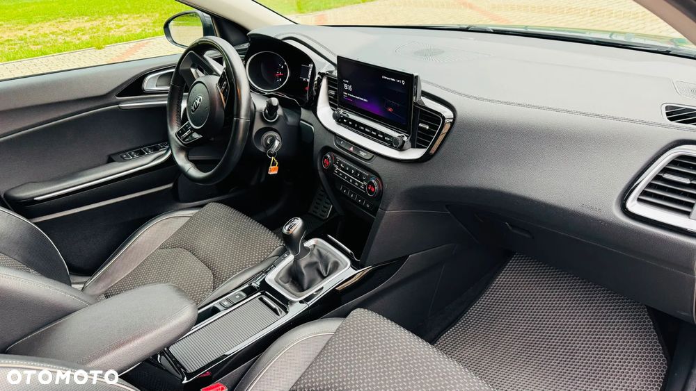 Kia Ceed 1.5 T-GDI Business Line - 14