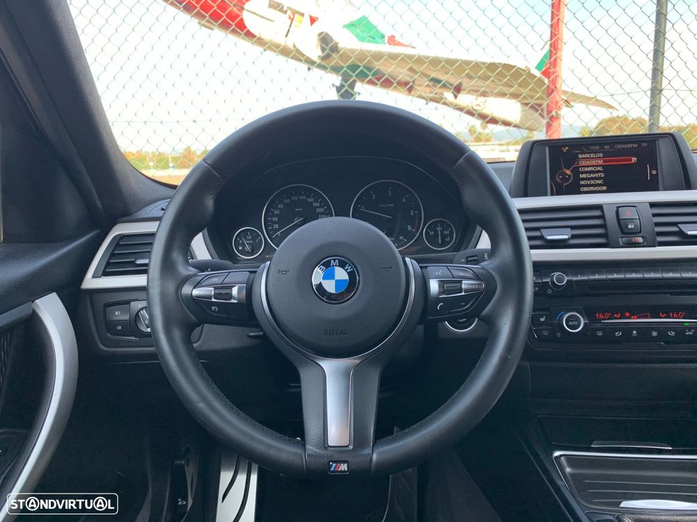 BMW 320 d Touring Pack M - 24