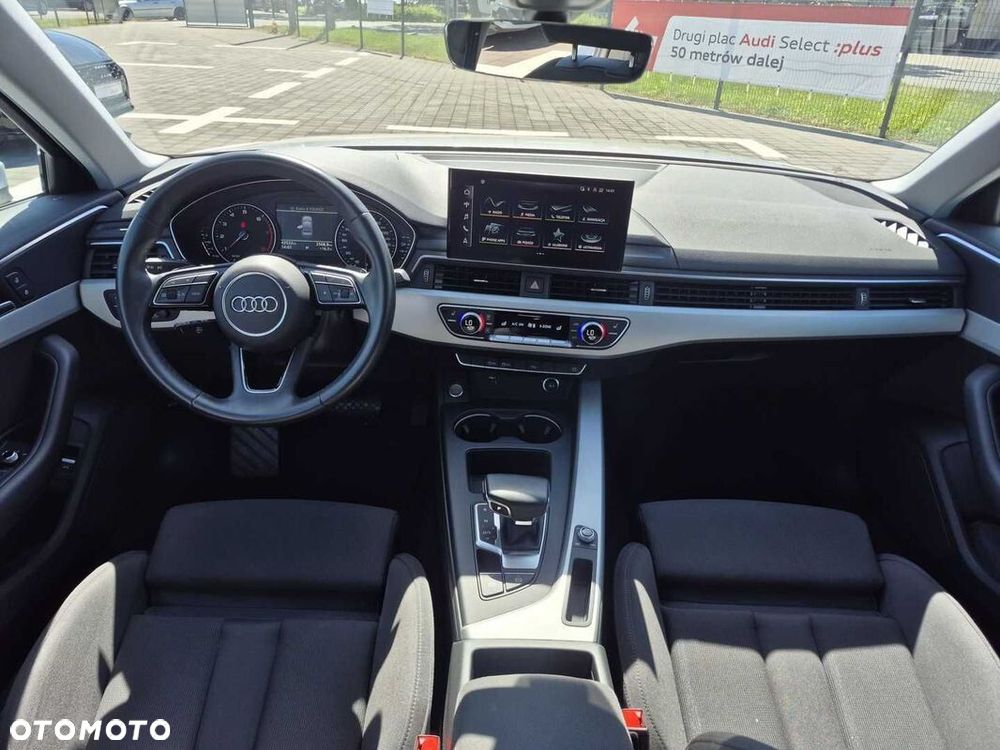 Audi A4 Limousine - 16