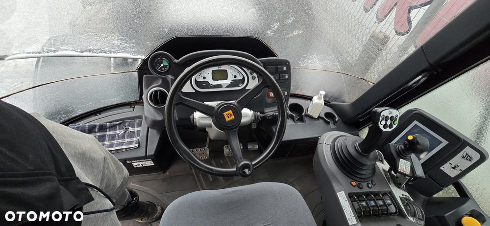 JCB 3230 XTRA - 8