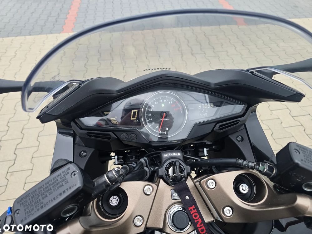 Honda VFR - 19