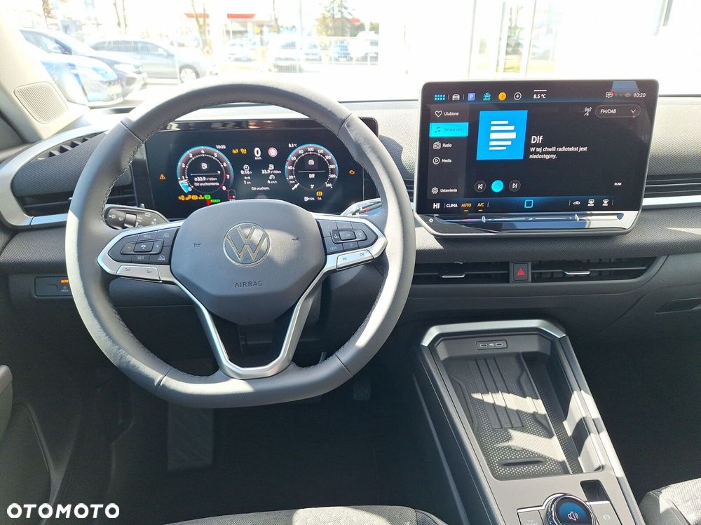 Volkswagen T-Roc - 13