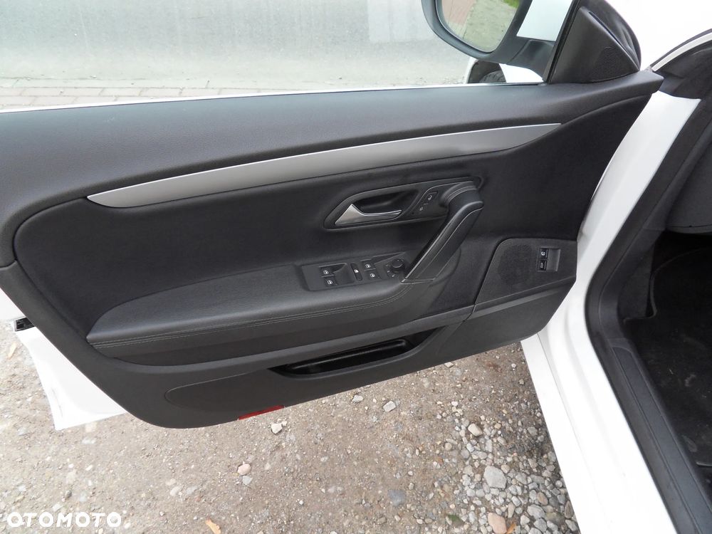 Volkswagen Passat CC - 12