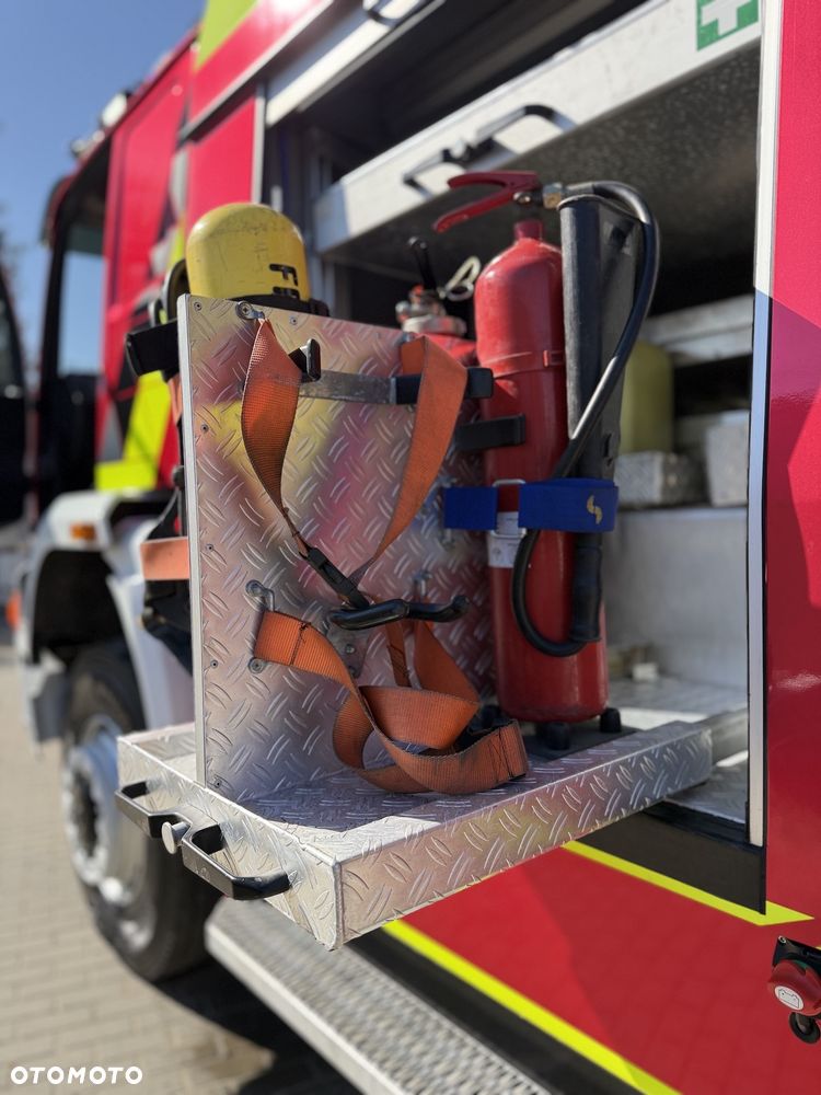 MAN Wóz strażacki CIĘŻKI Pojazd pożarniczy Straż pożarna MAN 18.284 4x4 6t wody+piana, CNBOP, działko dachowe, skrzynie dachowe, łańcuchy podrzutowe - 13