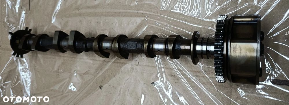 Scenic III wałek rozrządu ssący 1,4TCe Megane Renault - 1