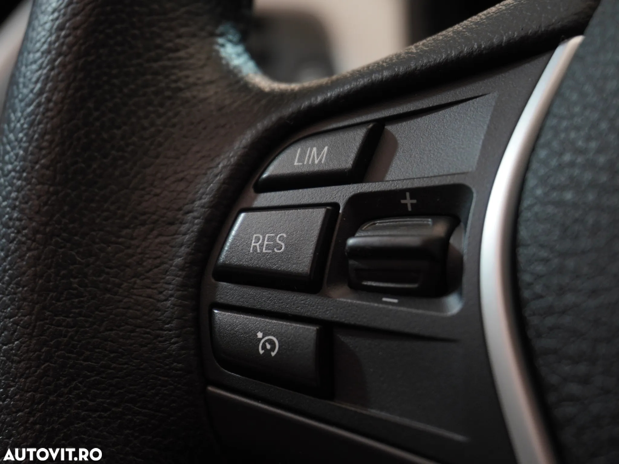 BMW Seria 3 318d - 22