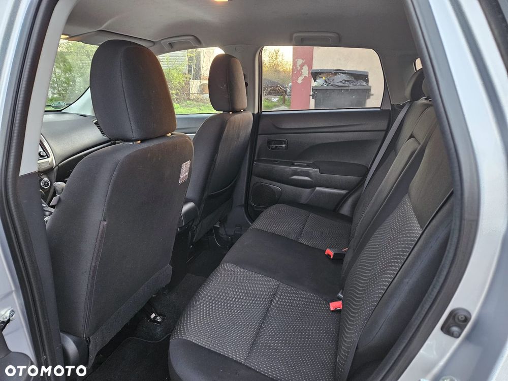 Mitsubishi ASX - 5