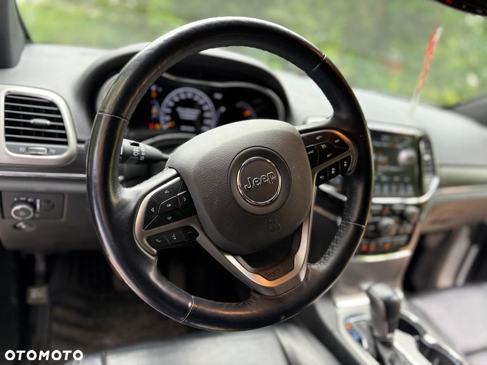 Jeep Grand Cherokee - 11