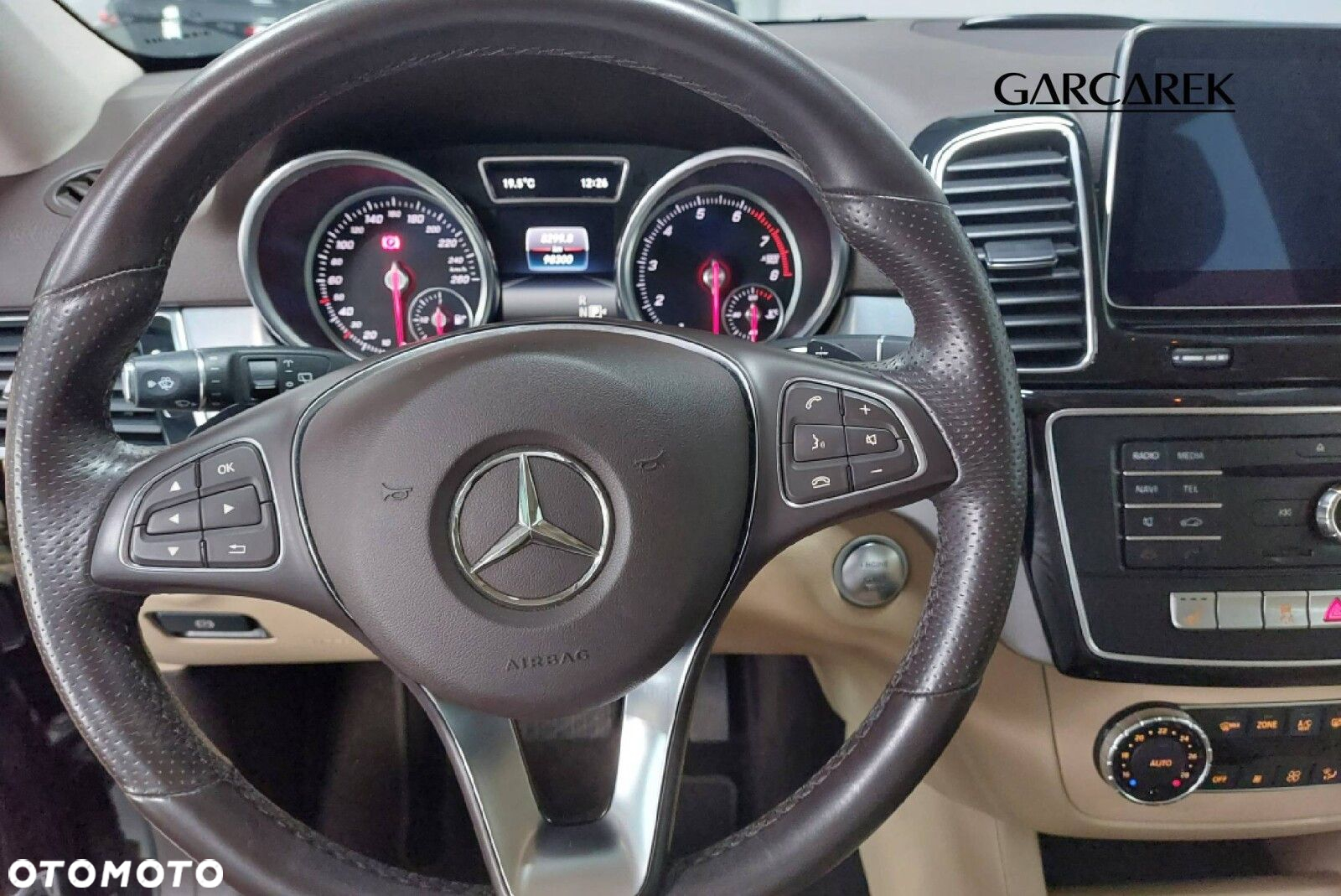 Mercedes-Benz GLE - 13