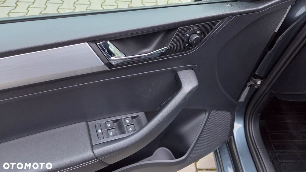 Skoda RAPID 1.0 TSI Ambition - 16