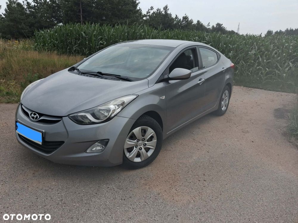 Hyundai Elantra - 1