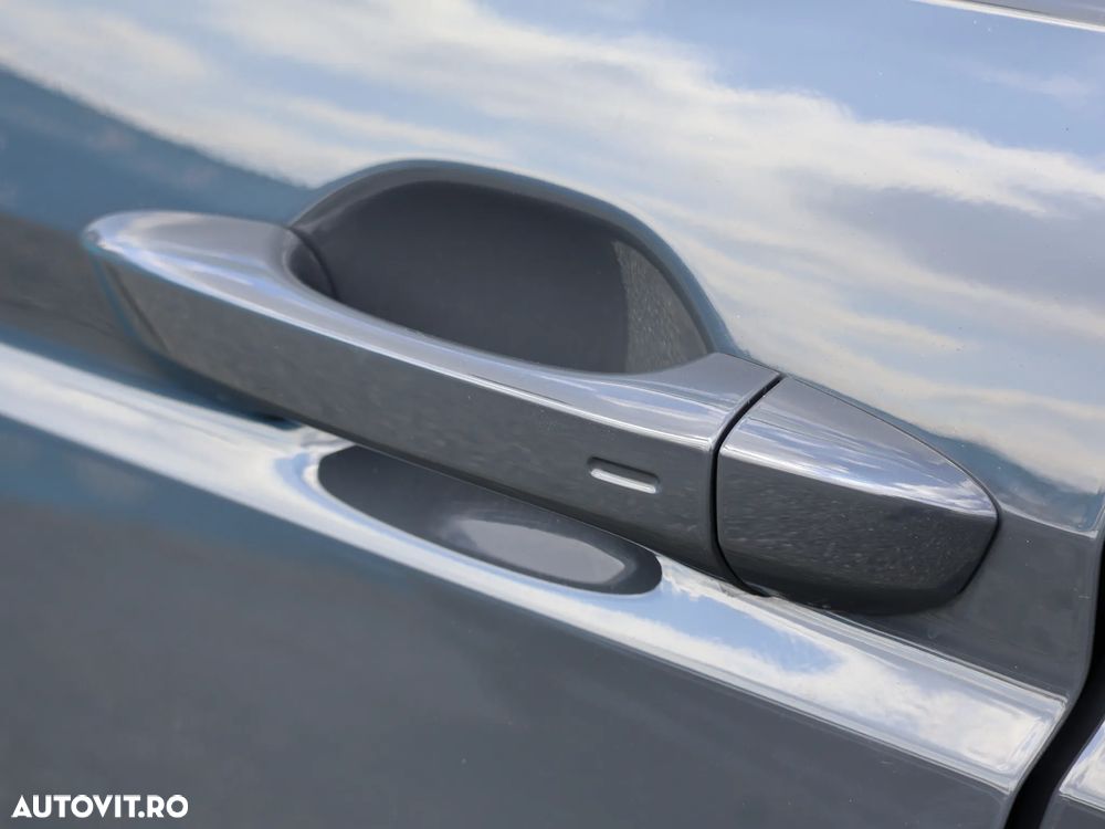 Volkswagen Touran 2.0 TDI DSG Highline - 20