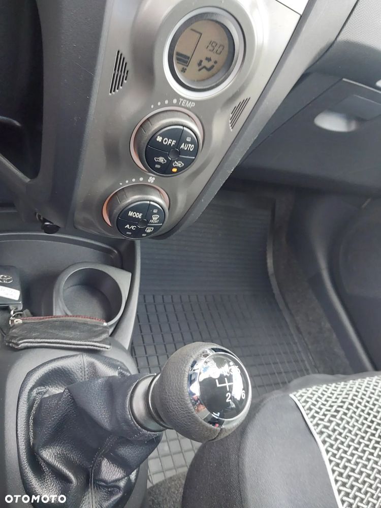 Toyota Yaris 1.33 Sol - 23