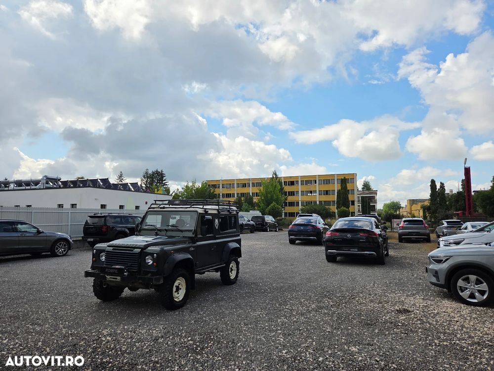 Land Rover Defender - 20