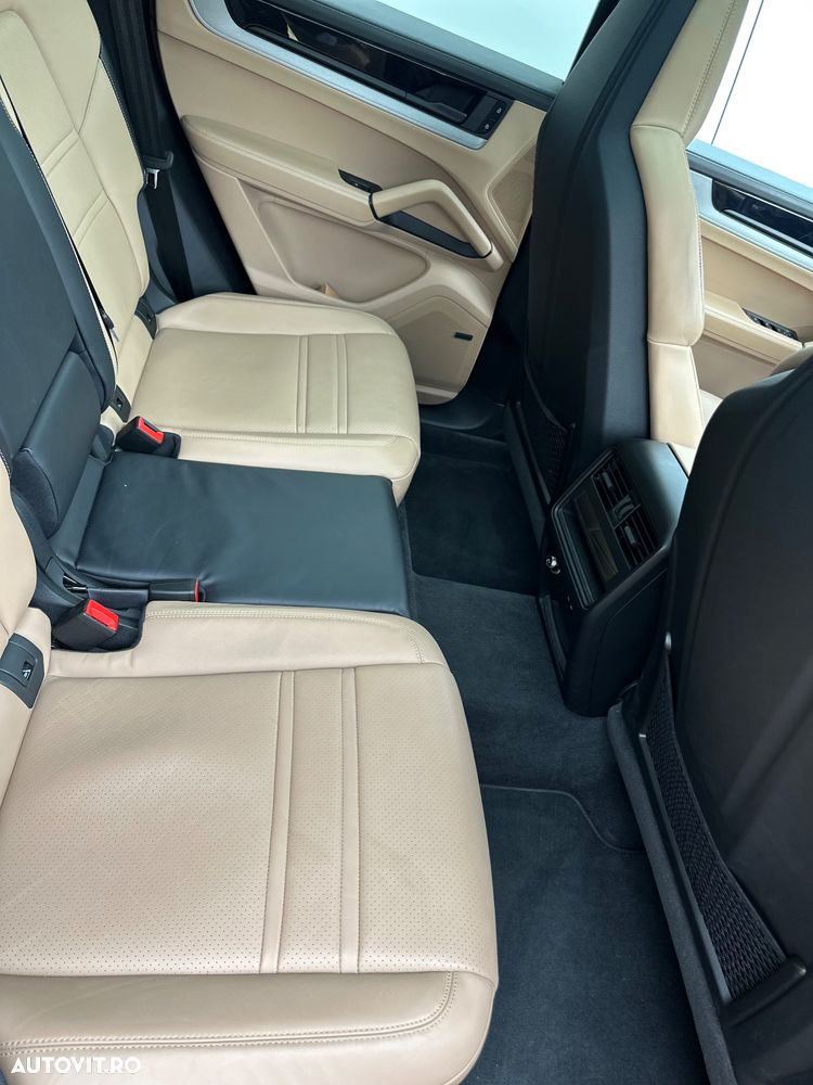 Porsche Cayenne E-Hybrid Tiptronic S Black Edition - 16