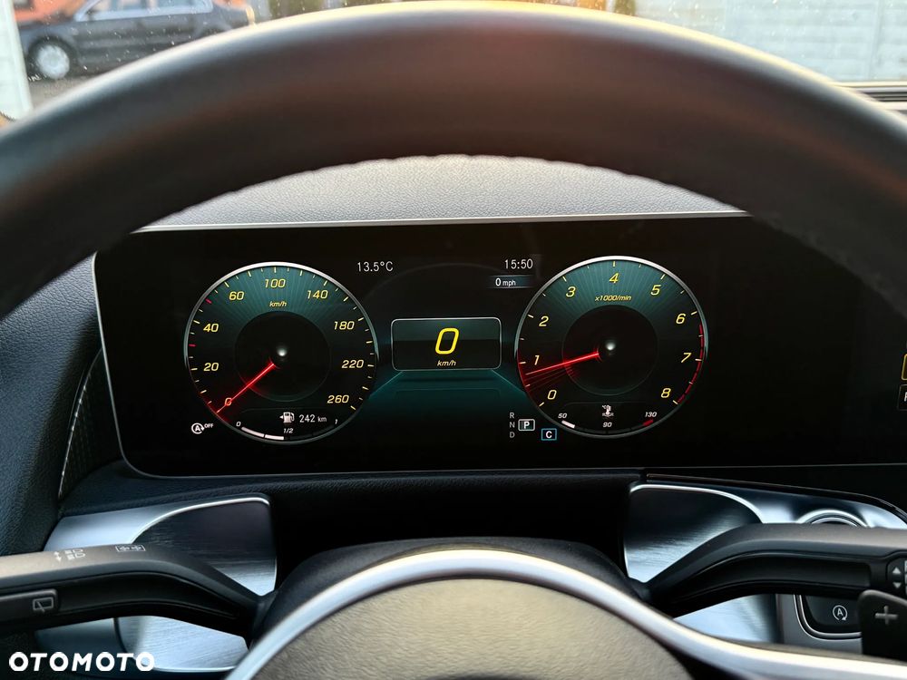 Mercedes-Benz GLB 250 4-Matic 8G-DCT - 12