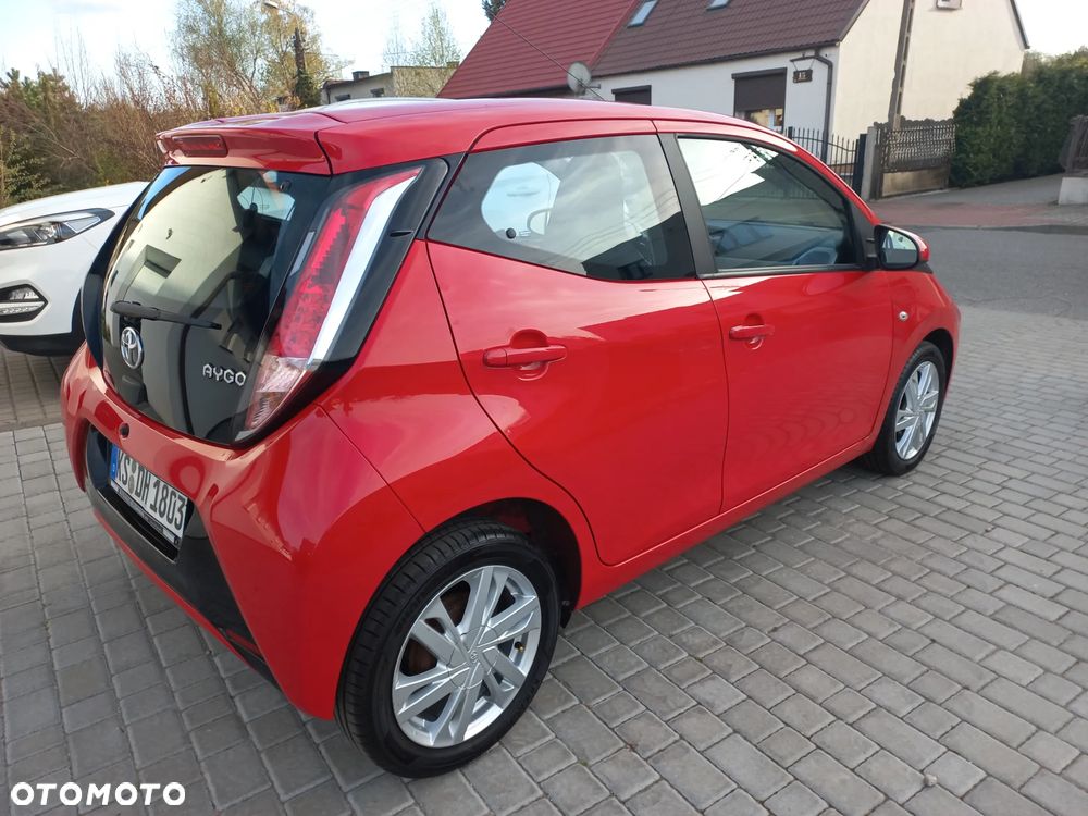 Toyota Aygo x-play - 13
