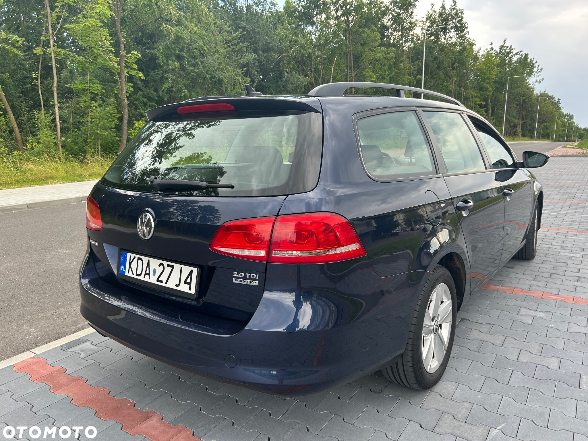 Volkswagen Passat - 11