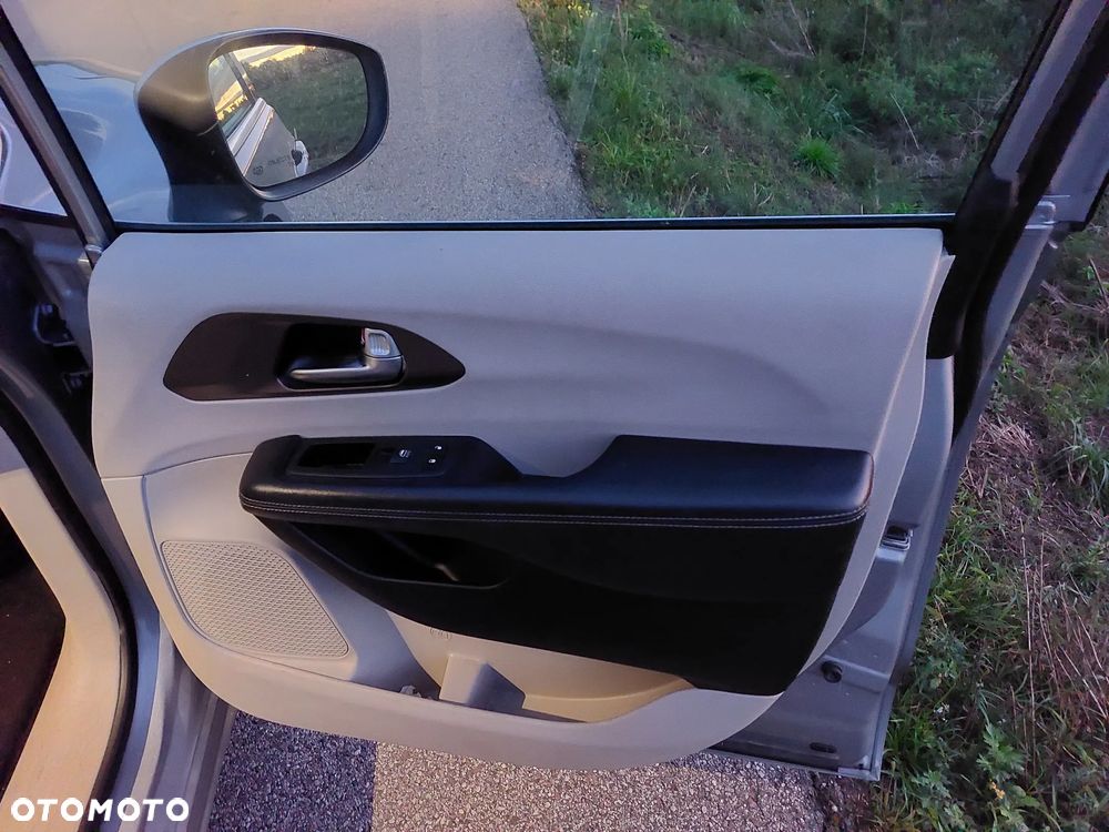 Chrysler Voyager - 20