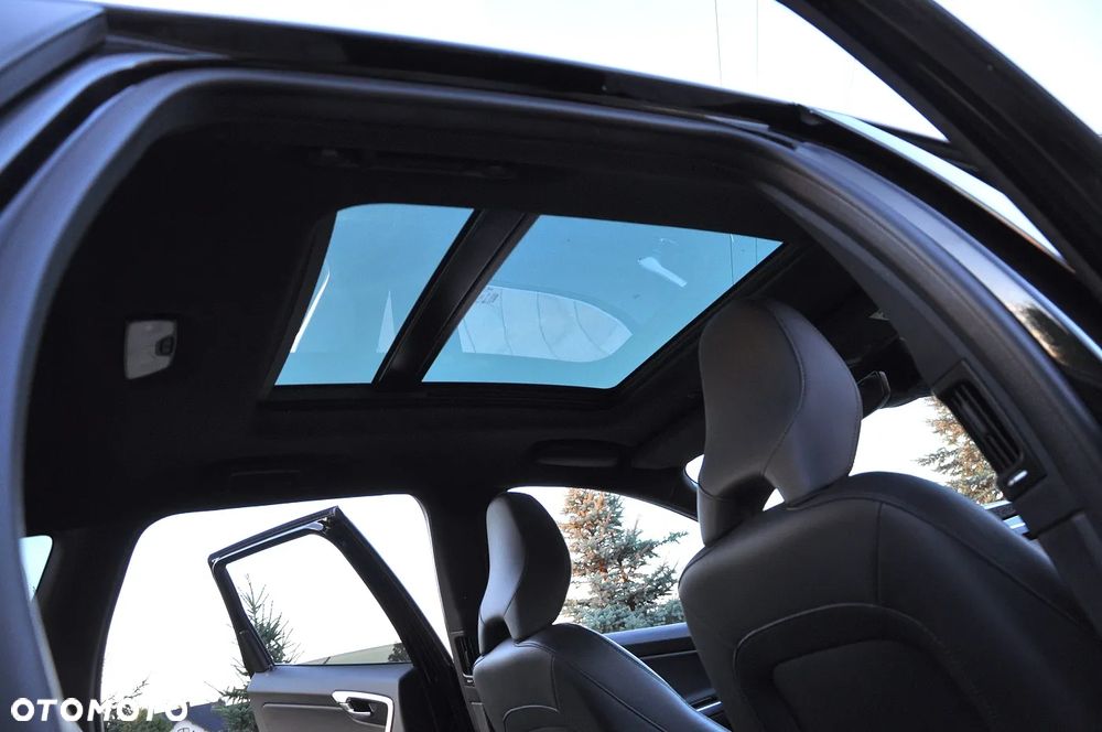 Volvo XC 60 D5 AWD Geartronic Summum - 28