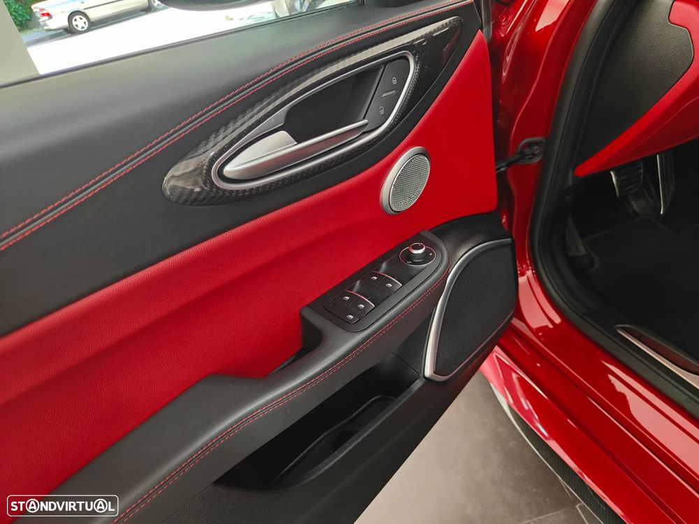 Alfa Romeo Giulia 2.9 Bi-Turbo Quadrifoglio AT8 - 50