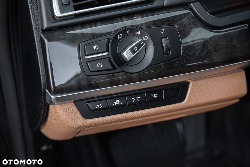 BMW Seria 7 740d xDrive - 30