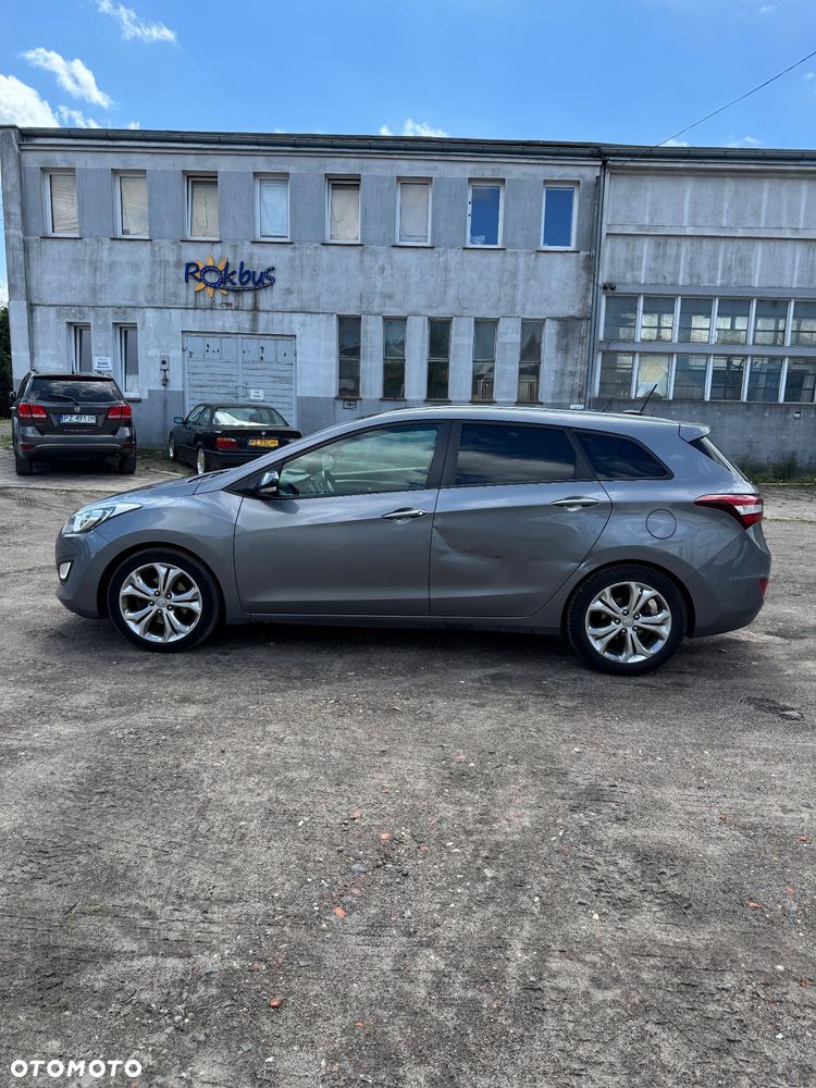 Hyundai i30 blue 1.6 CRDi Style - 2