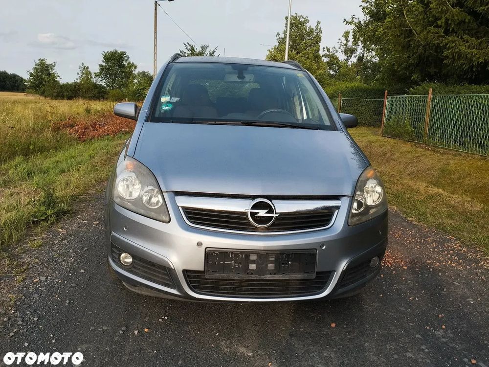 Opel Zafira - 10