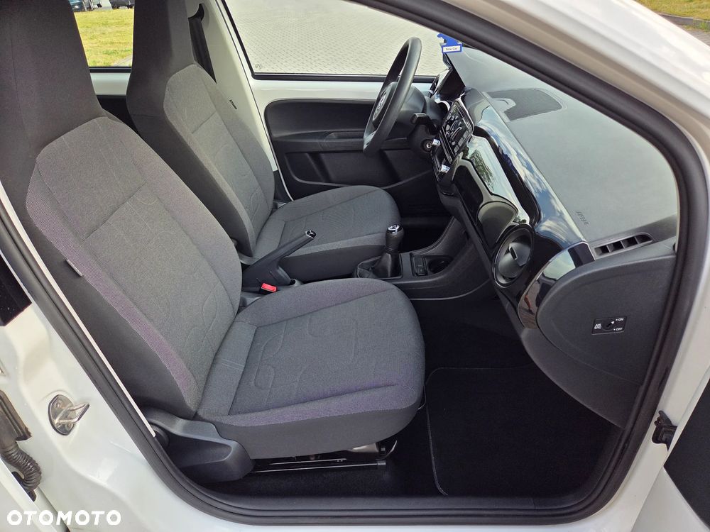 Volkswagen up! move - 16