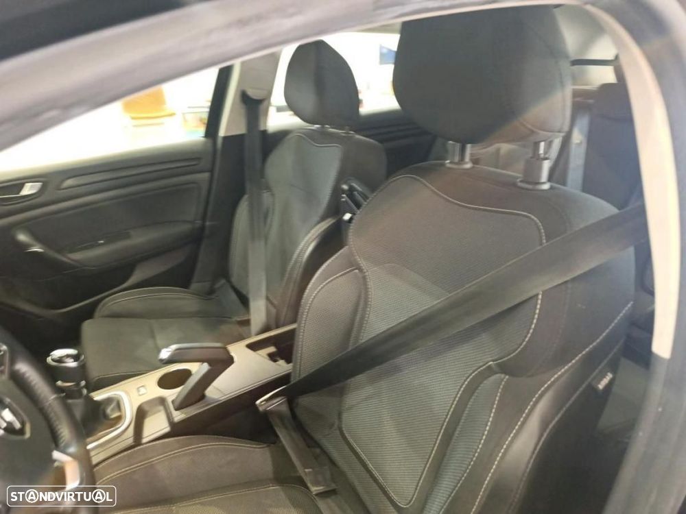 Renault Mégane Sport Tourer 1.5 Blue dCi Zen - 4