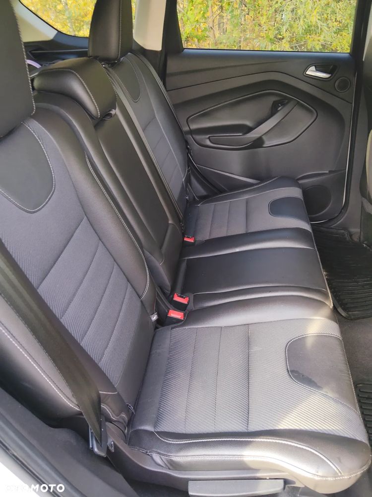 Ford Escape 2.0 EcoBoost AWD Titanium - 5