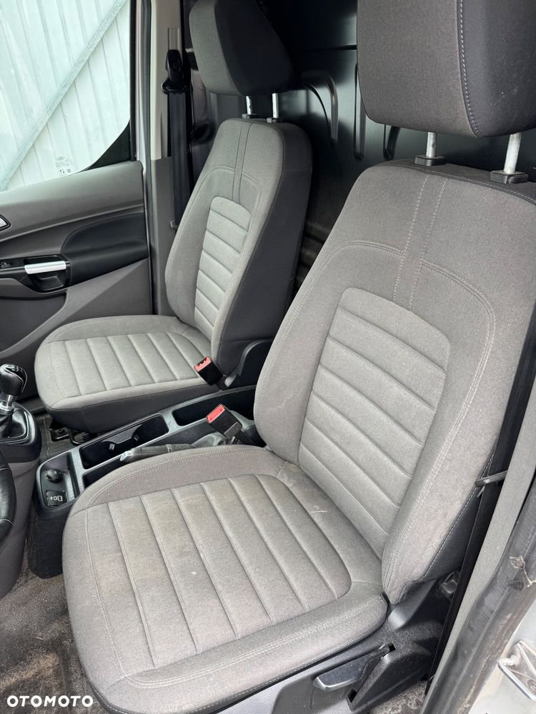 Ford Tourneo Connect - 12