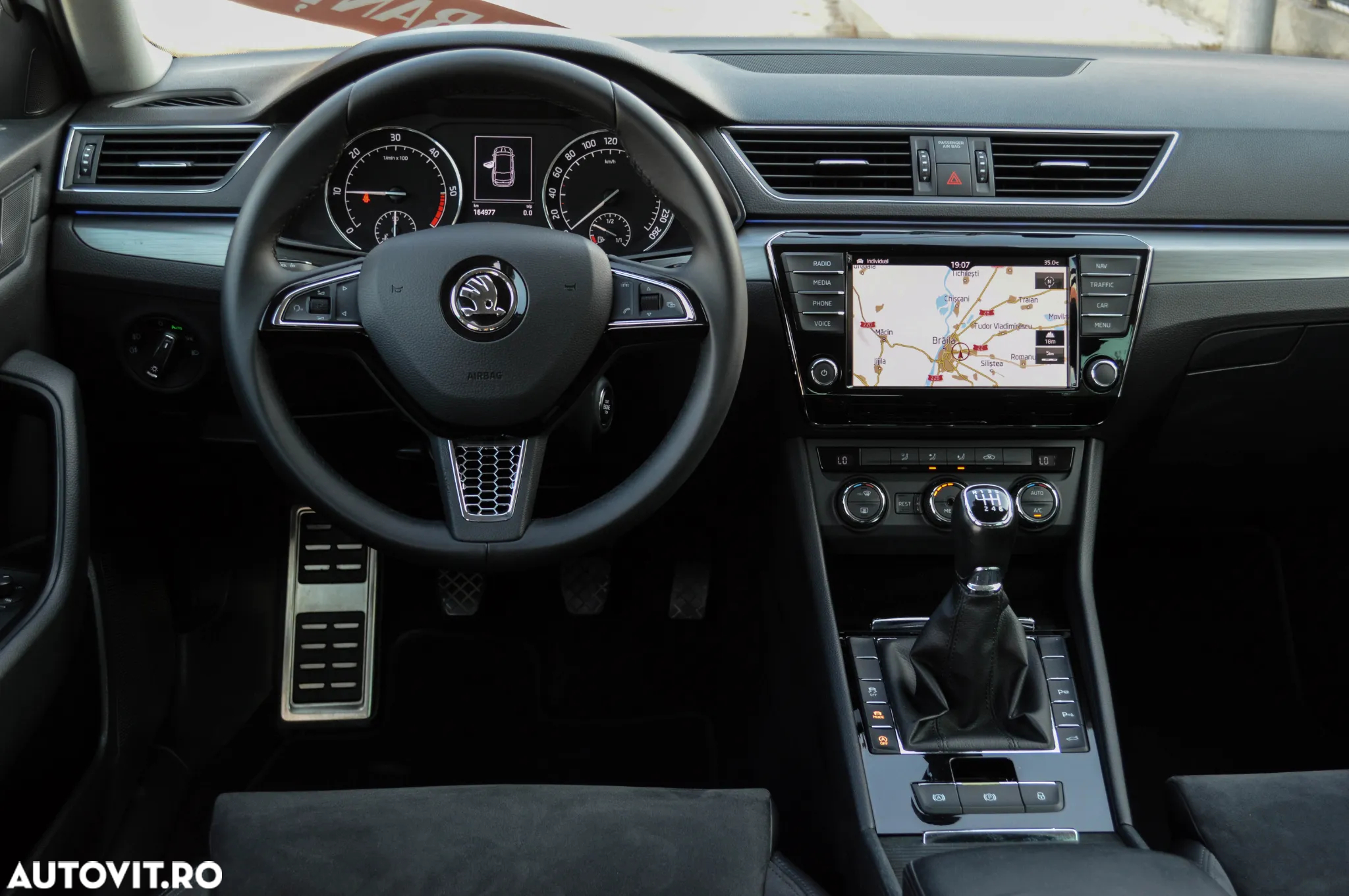 Skoda Superb Combi 2.0 TDI Style - 38