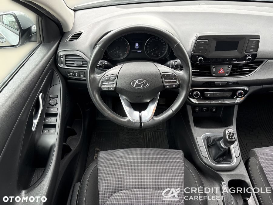 Hyundai i30 1.5 DPI Classic + - 23