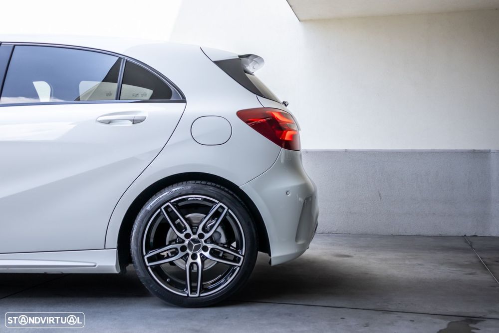 Mercedes-Benz A 180 d AMG Line - 12