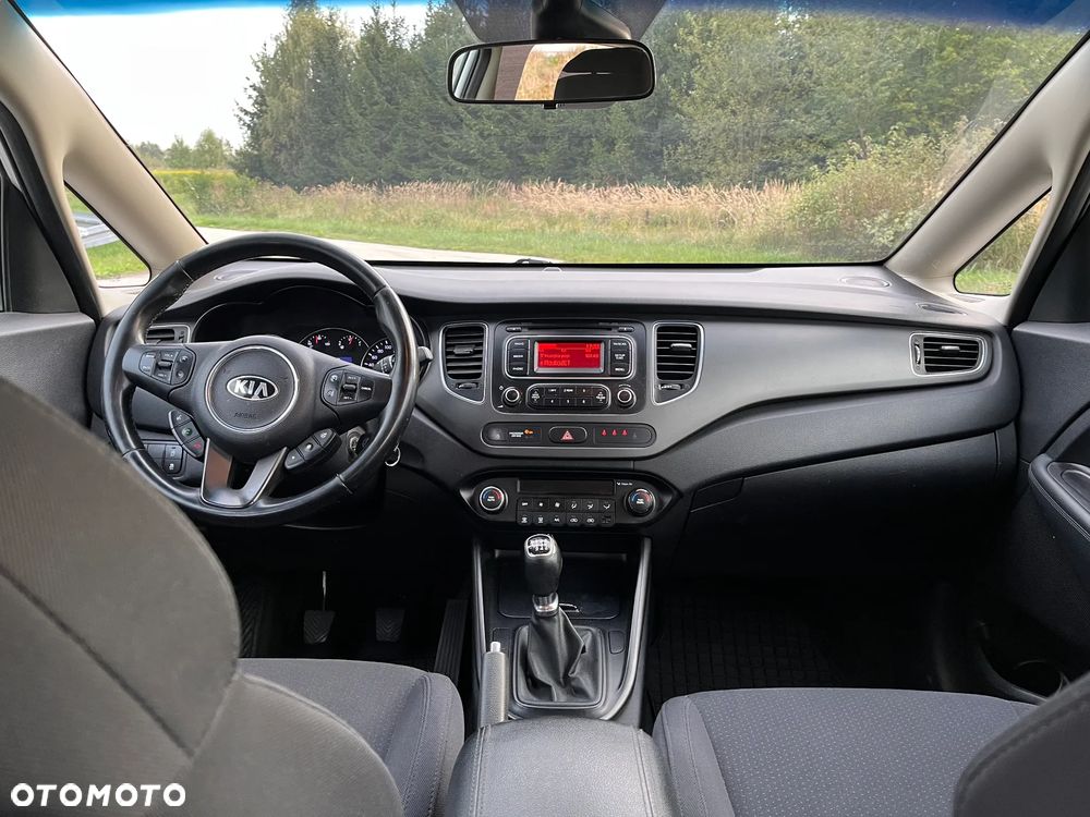 Kia Carens - 15