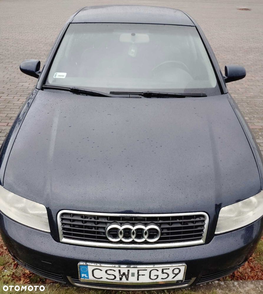 Audi A4 Limousine - 1