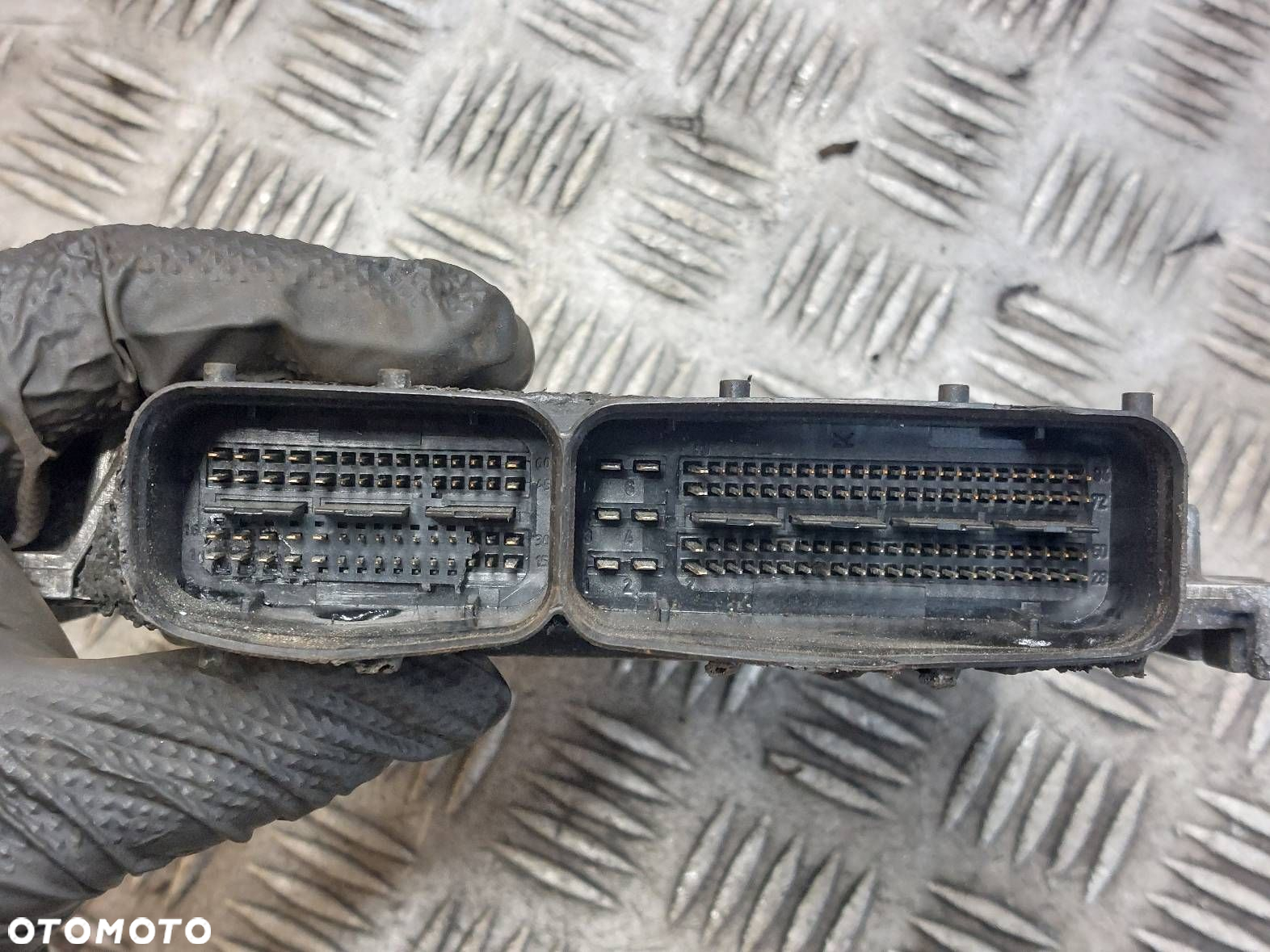 KOMPUTER STEROWNIK SILNIKA IVECO DAILY IV LIFT 3.0 D USZKODZONY - 3