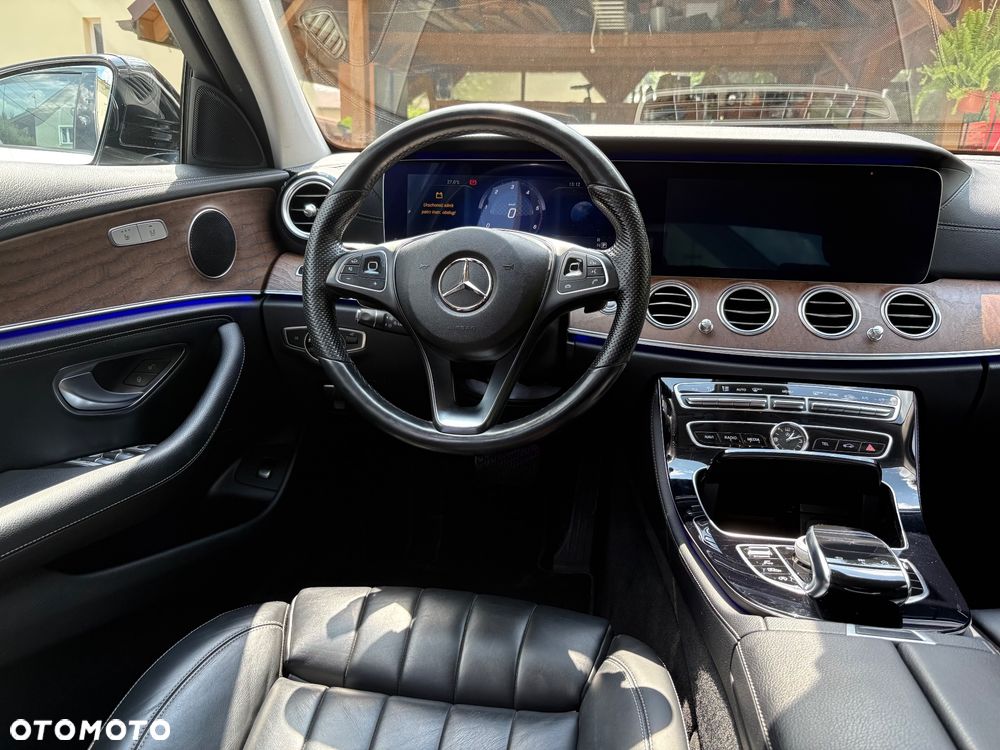 Mercedes-Benz Klasa E 220 d 9G-TRONIC AMG Line - 25