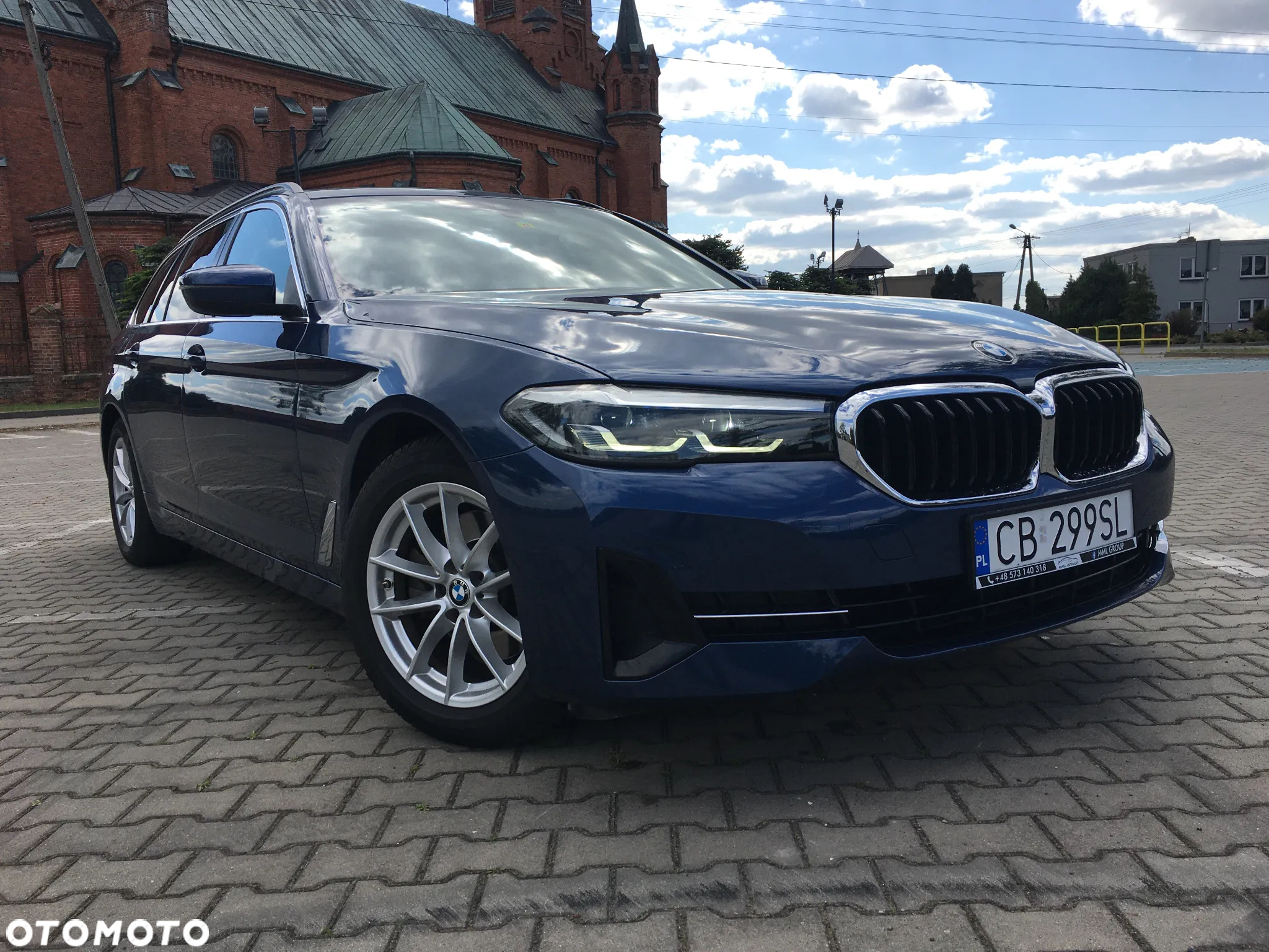 BMW Seria 5 520d xDrive Touring - 4