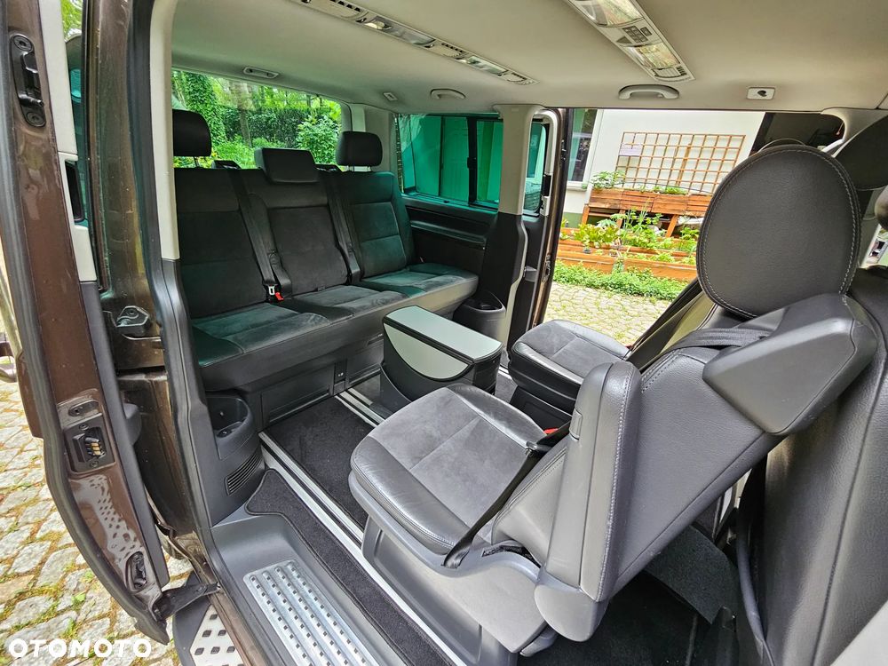 Volkswagen Multivan - 17
