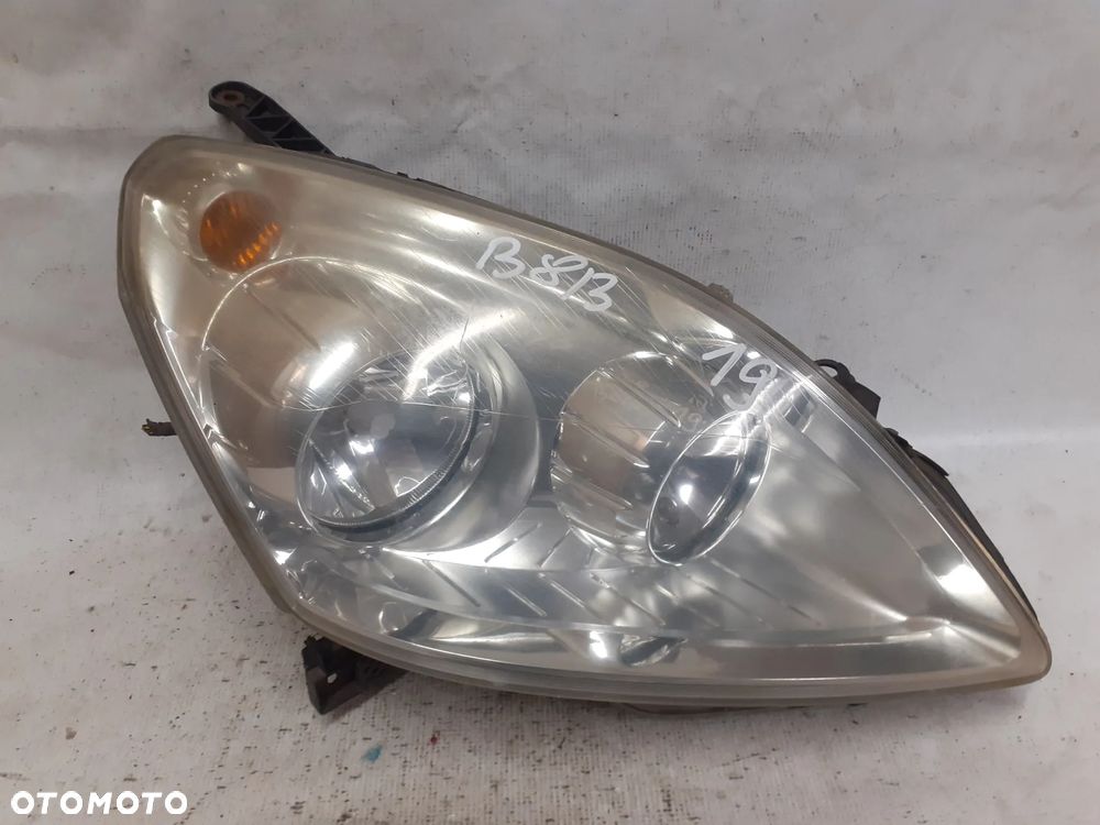 .  PRZOD PRZEDNIA LAMPA PRAWA OPEL ZAFIRA B - 1
