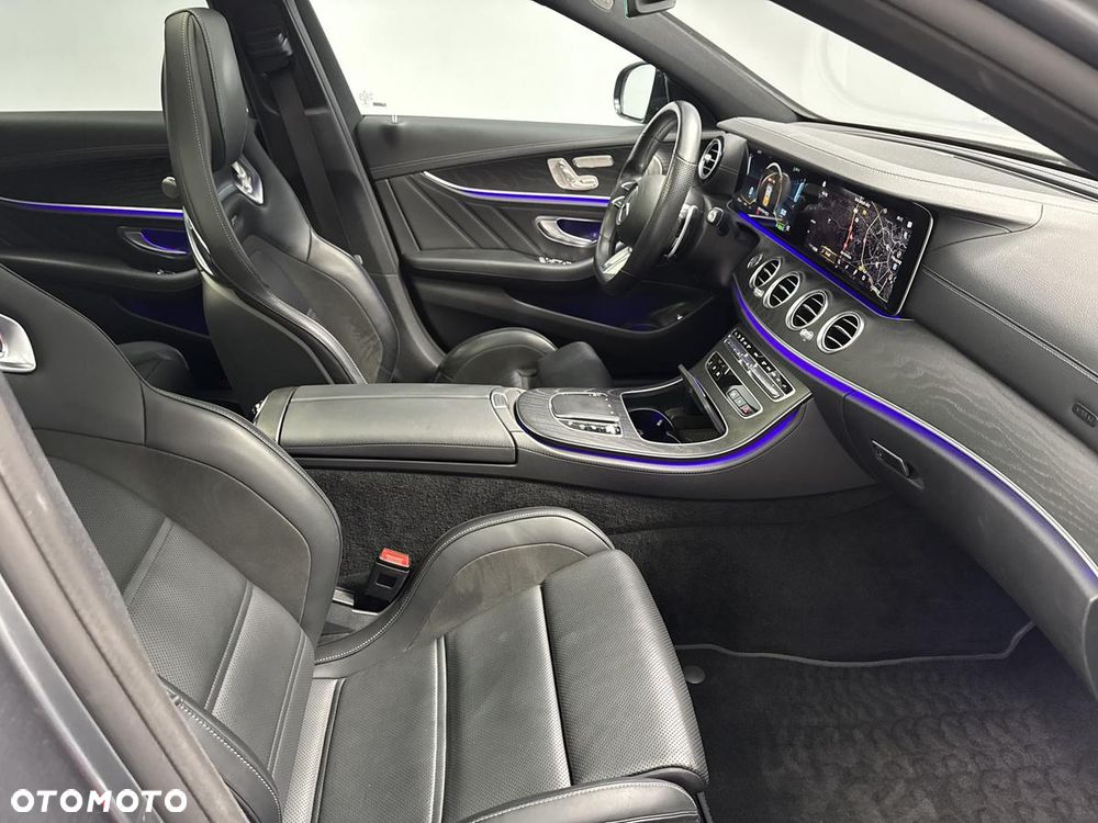 Mercedes-Benz Klasa E AMG 53 4-Matic+ - 28